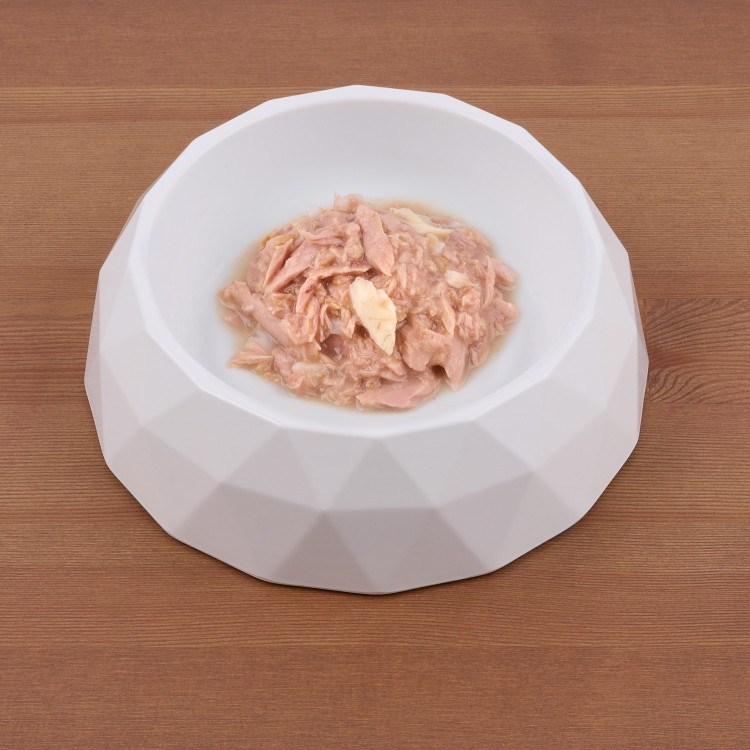 Влажный корм Monge Supreme sterilized для стерилизованных кошек из тунца с морским окунем, консервы, 80 г x 24 шт